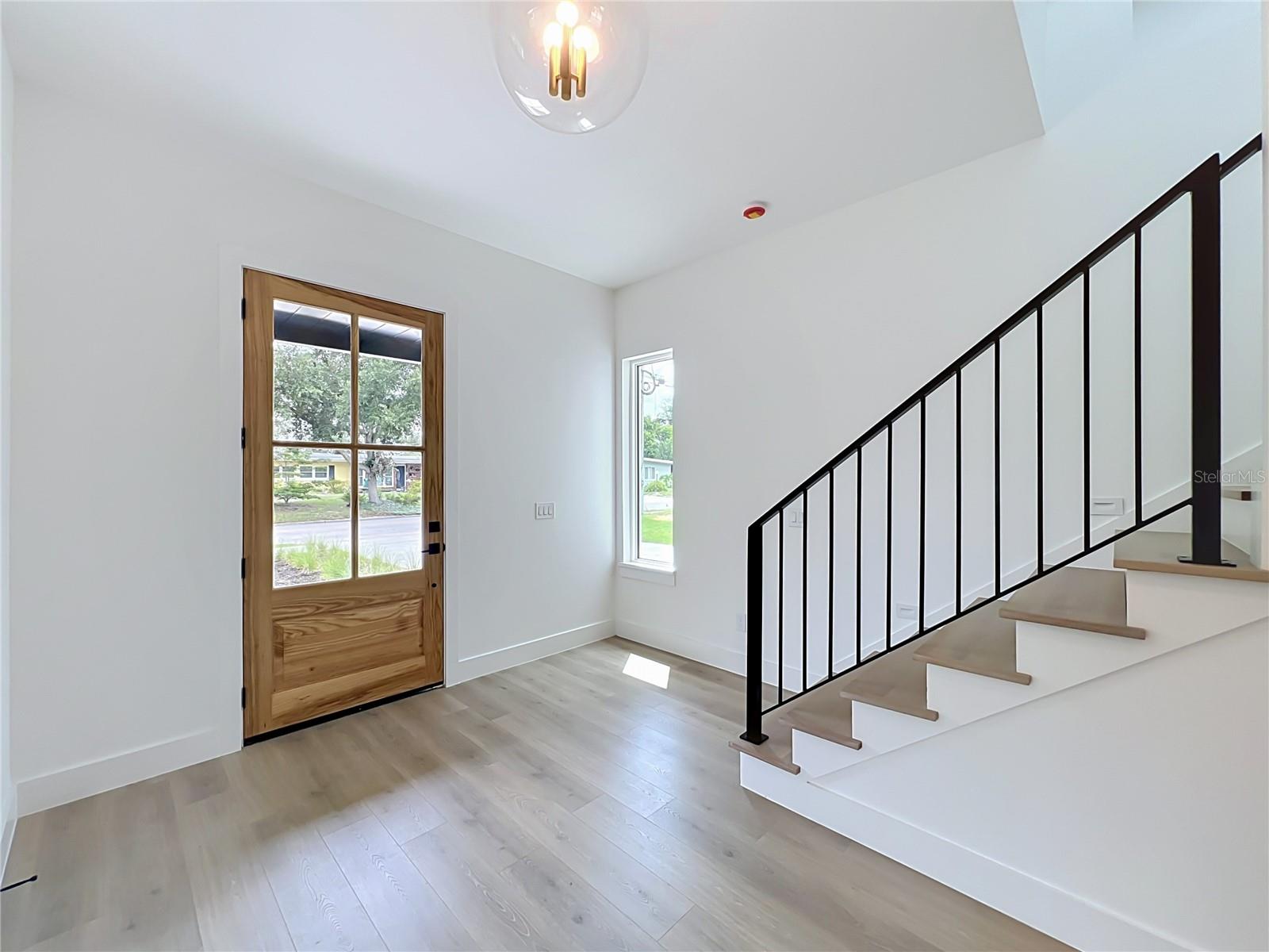 1205 FALCON DR