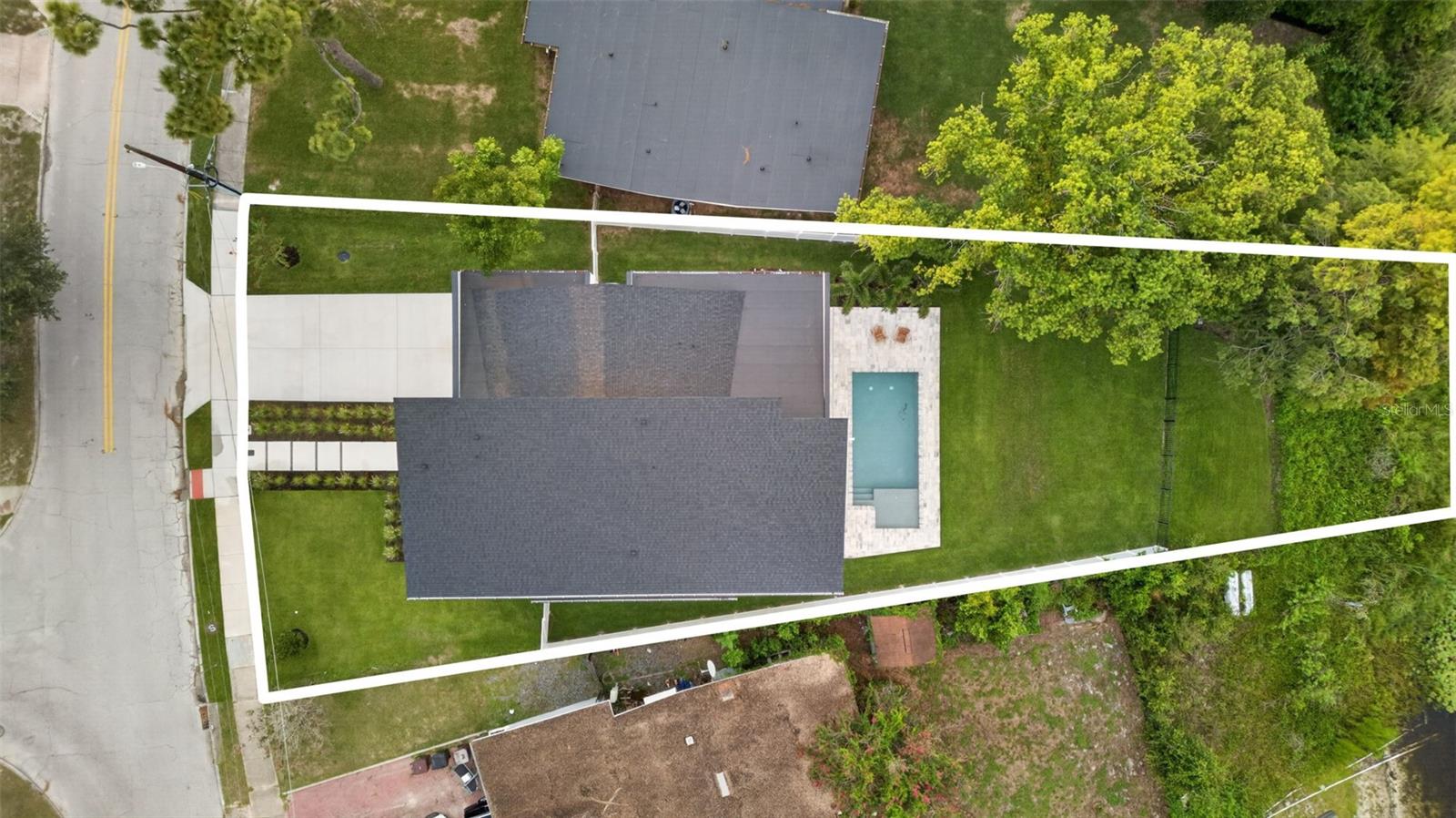 1205 FALCON DR