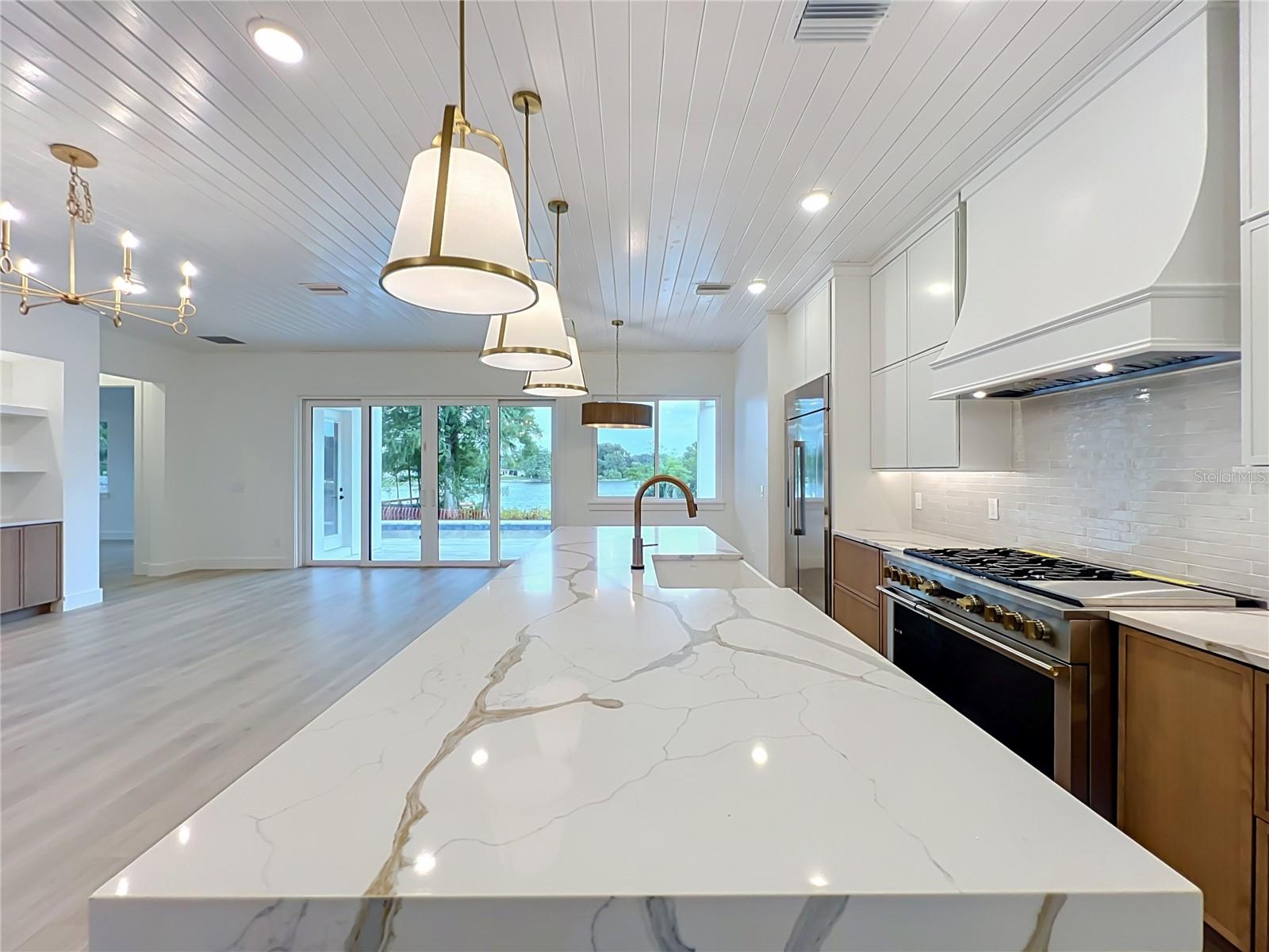 1205 FALCON DR