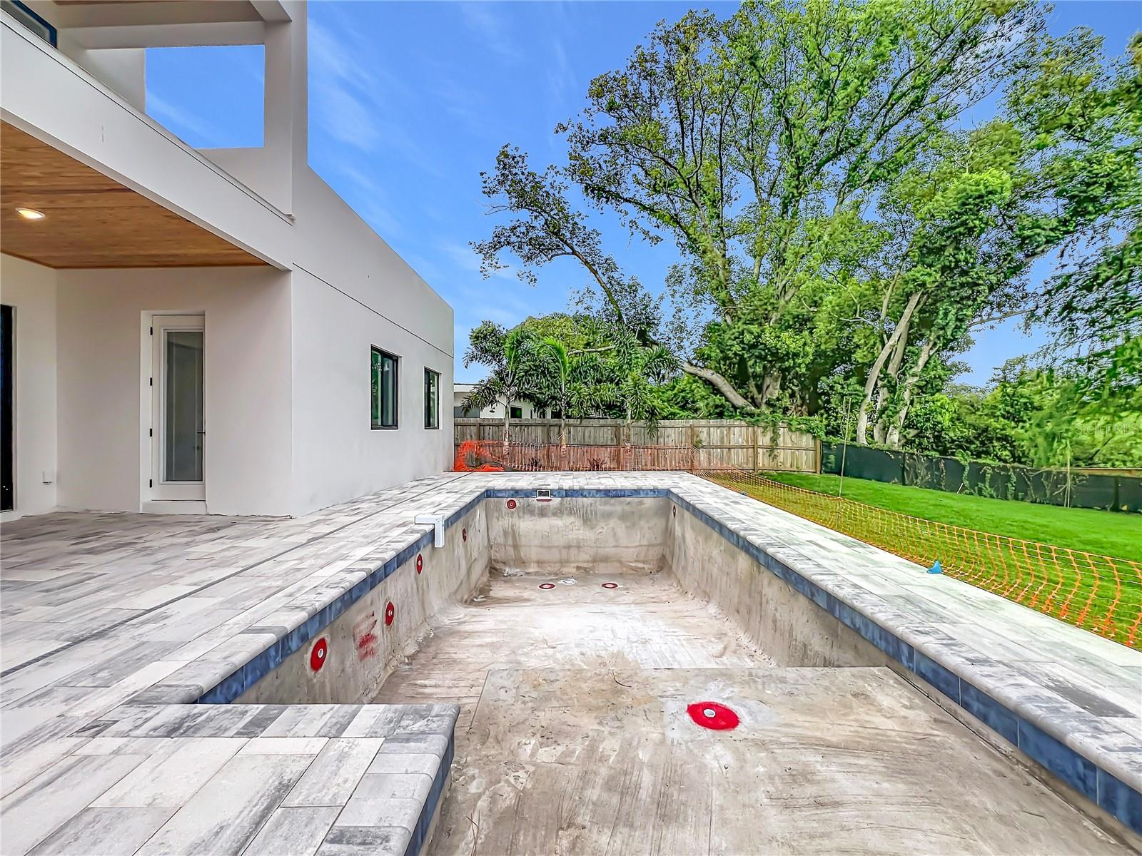 1205 FALCON DR