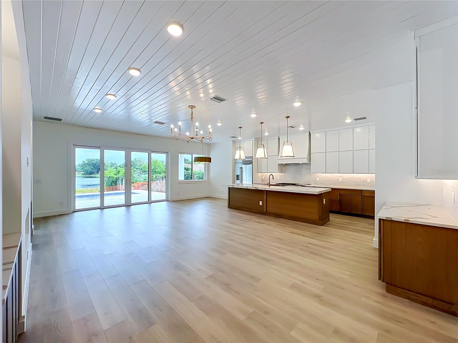 1205 FALCON DR