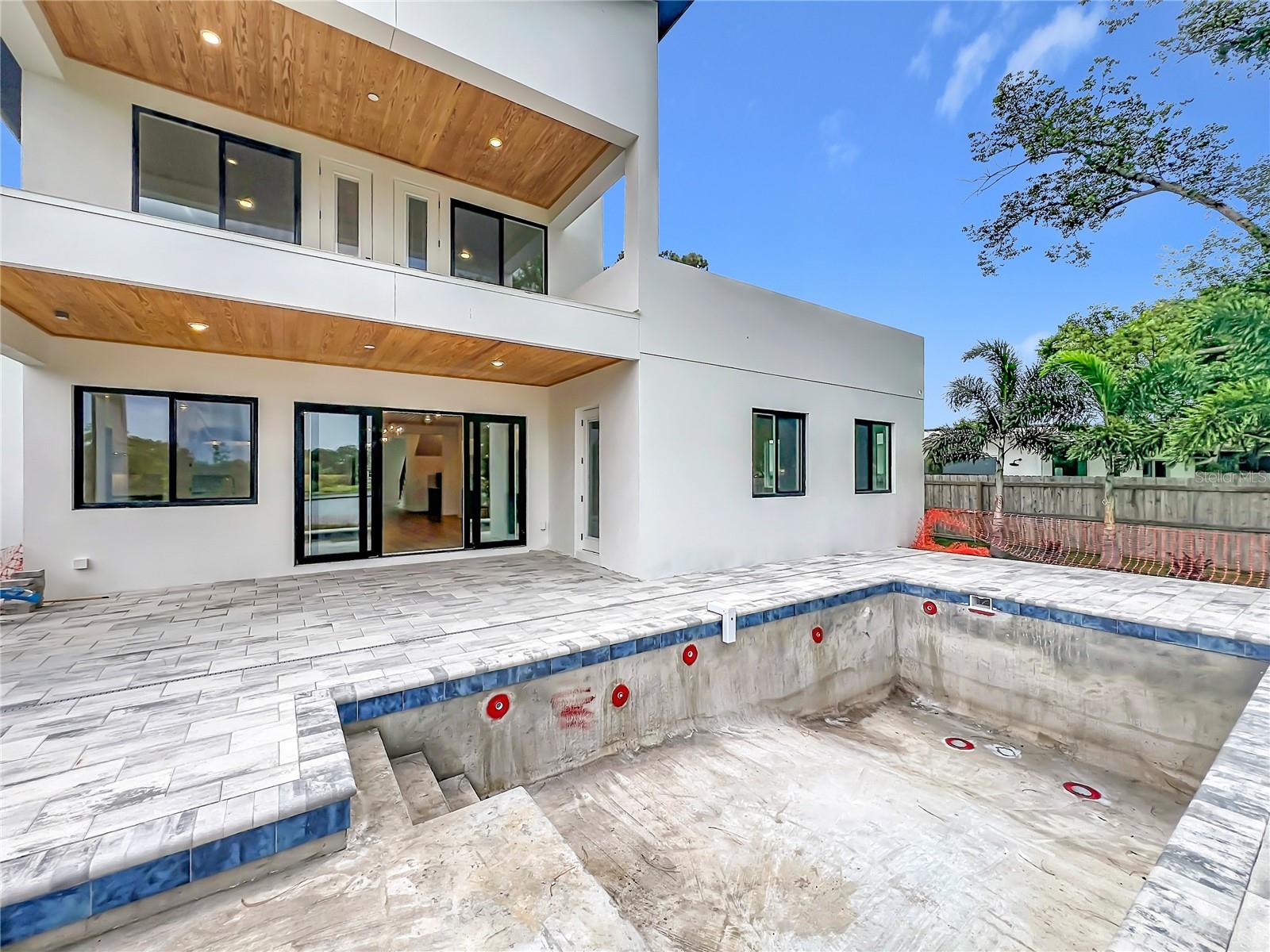 1205 FALCON DR