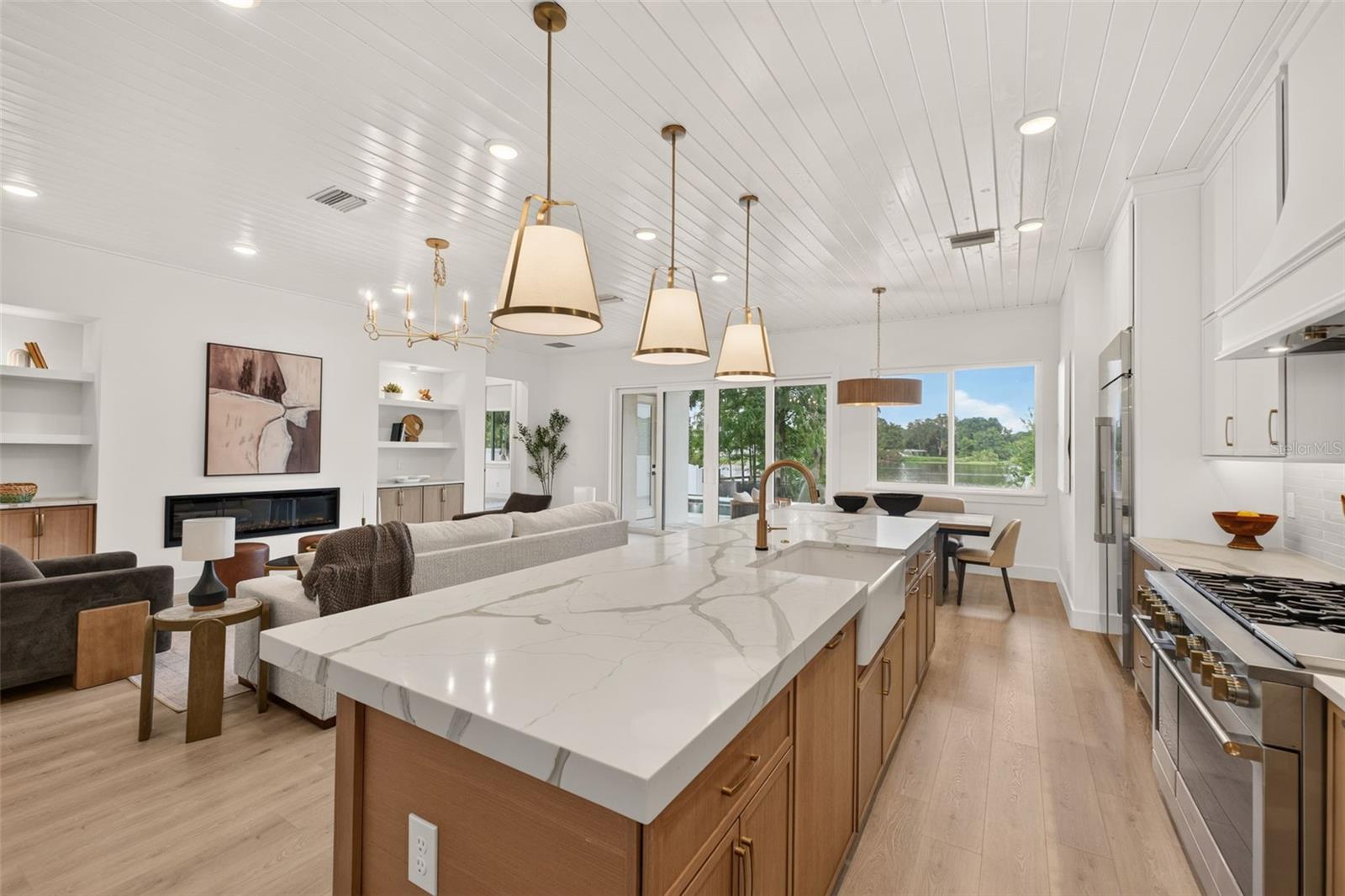 1205 FALCON DR