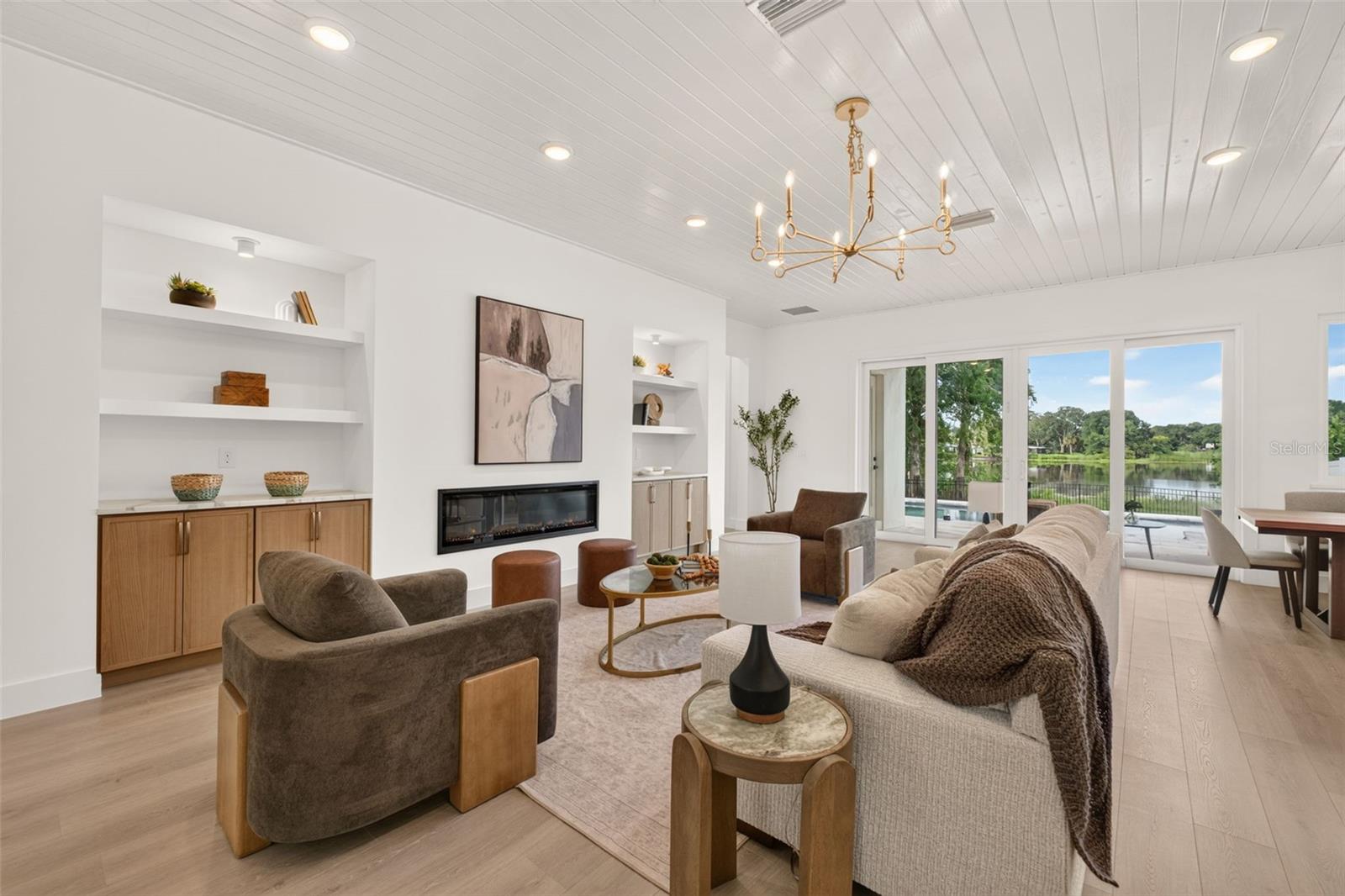 1205 FALCON DR