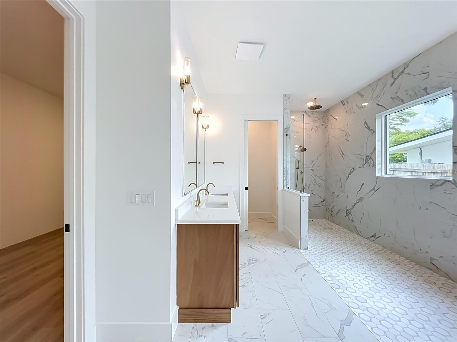 1205 FALCON DR