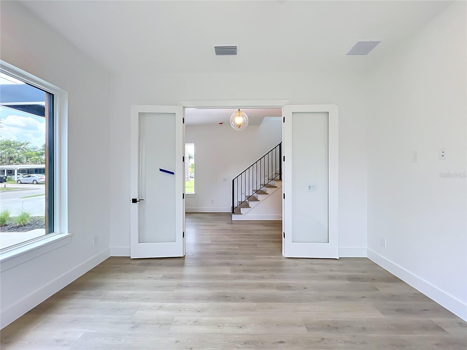 1205 FALCON DR