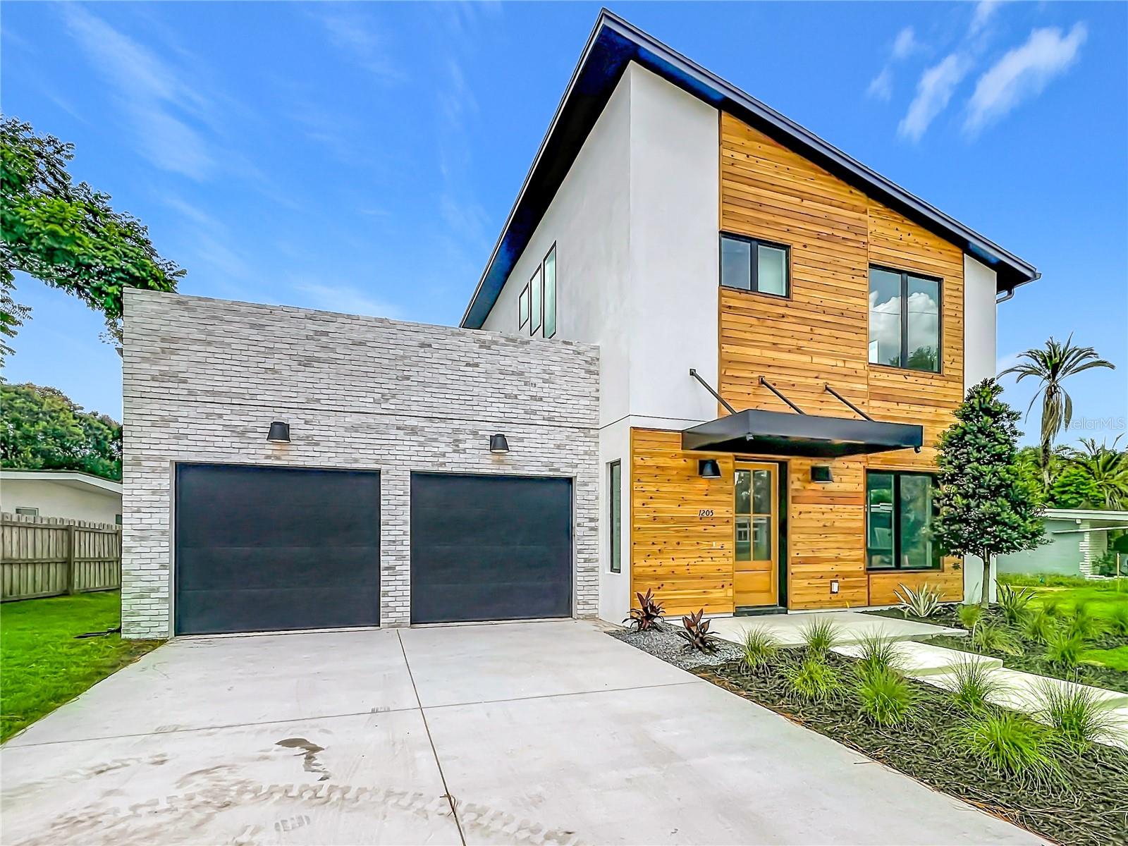 1205 FALCON DR