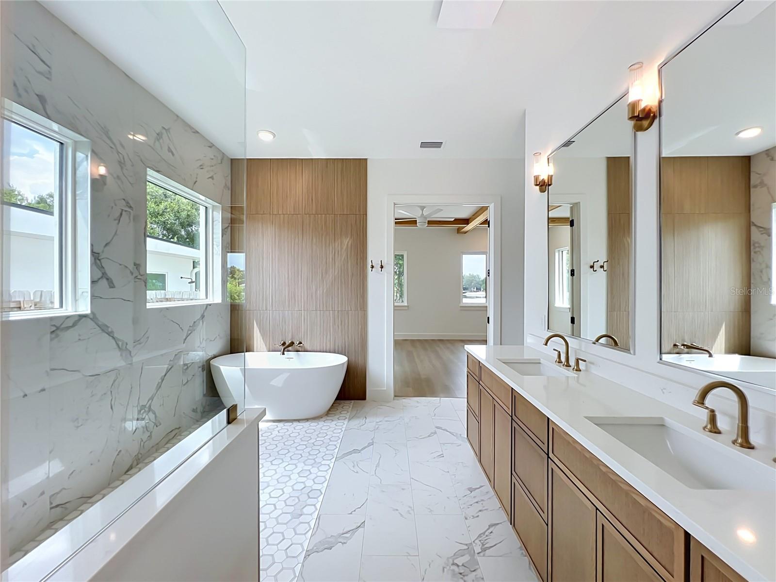 1205 FALCON DR