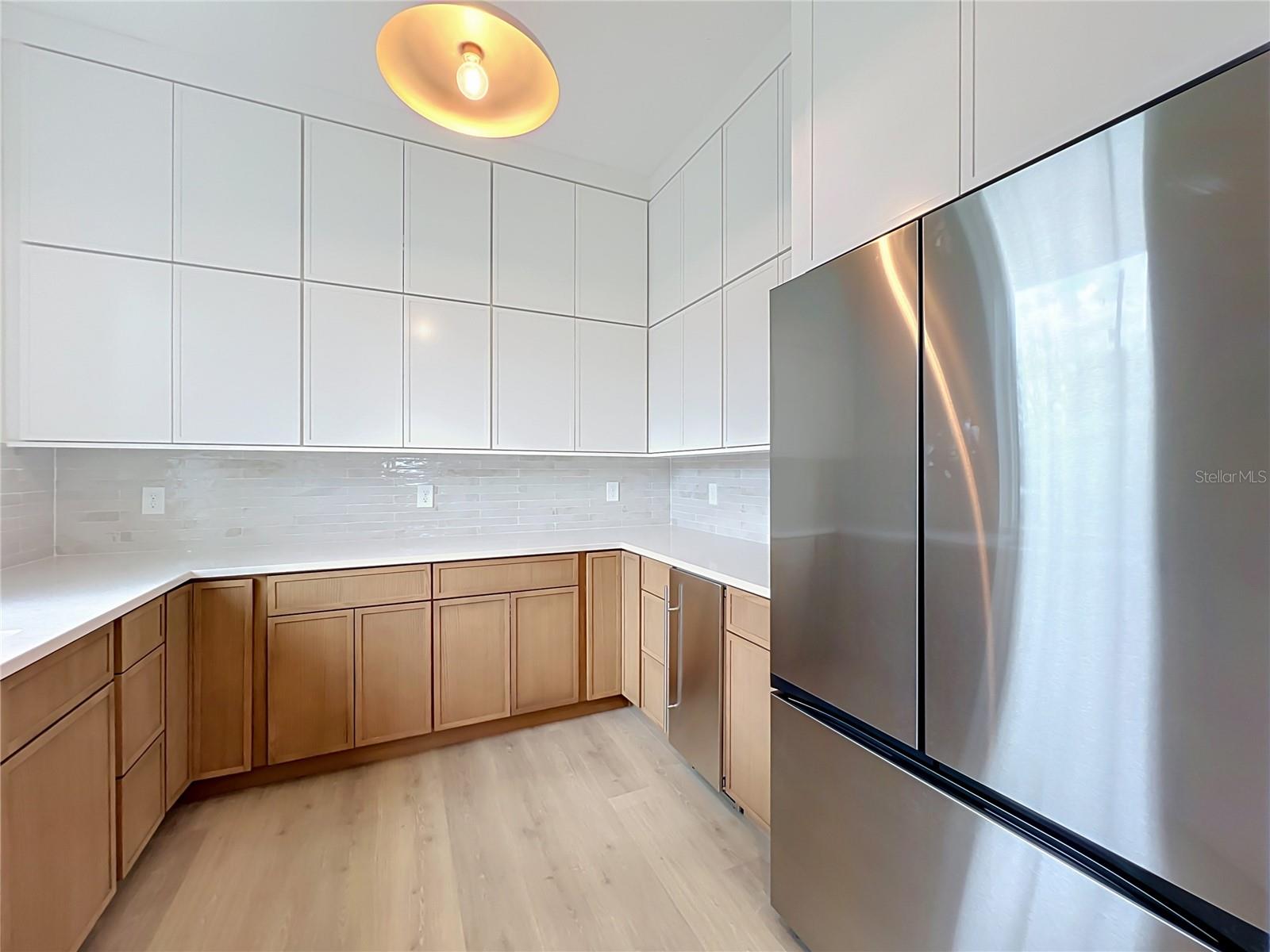1205 FALCON DR