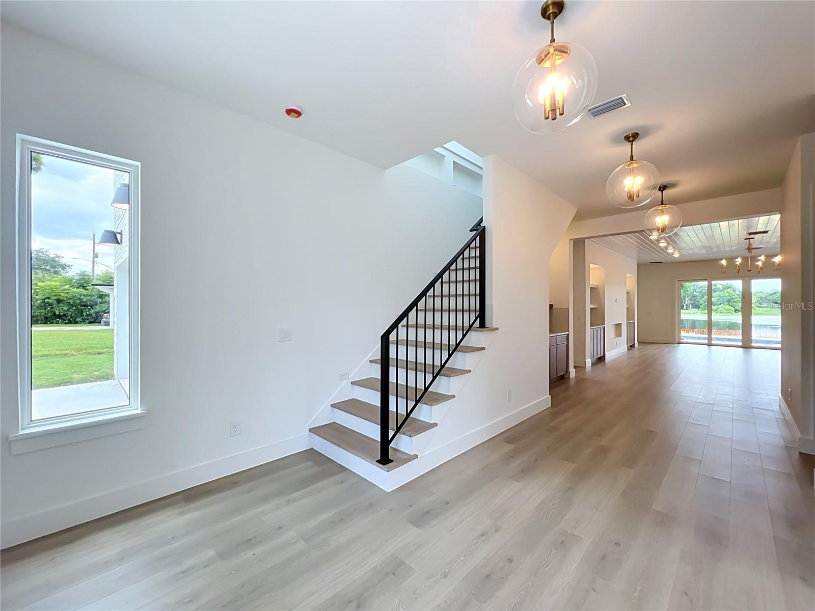 1205 FALCON DR