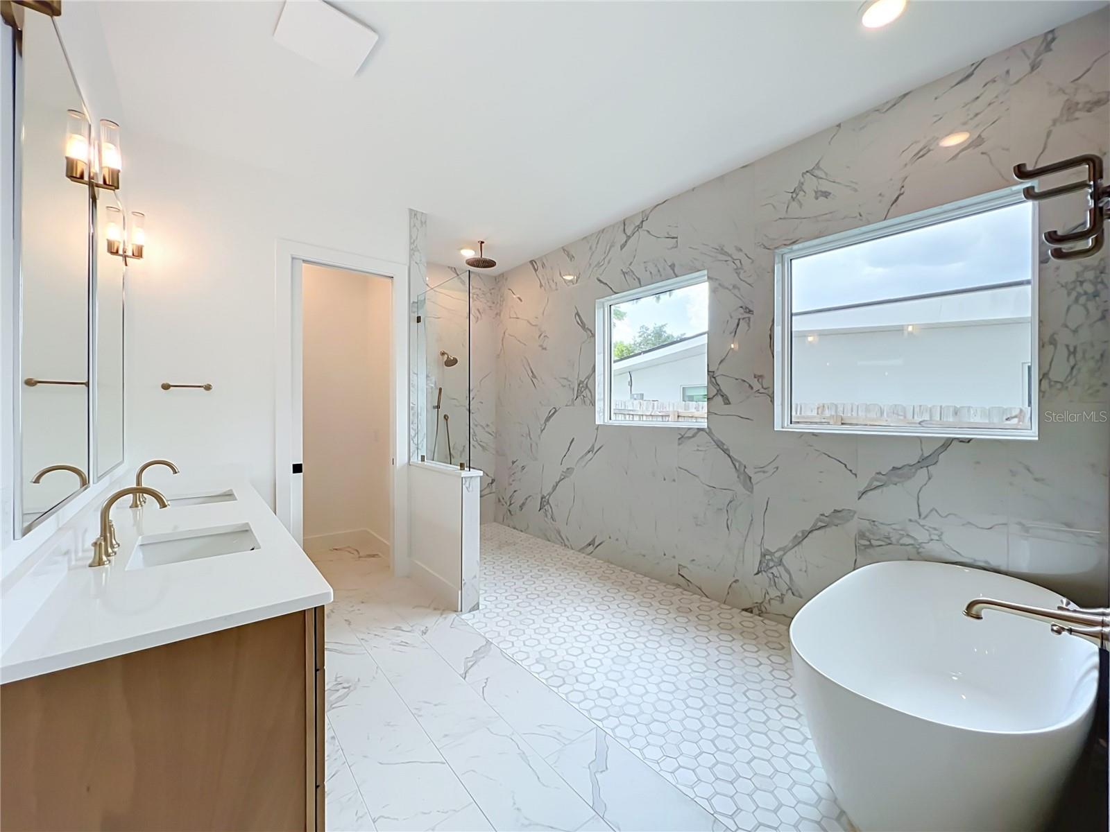 1205 FALCON DR