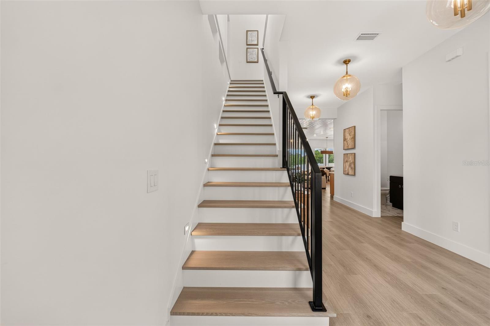 1205 FALCON DR