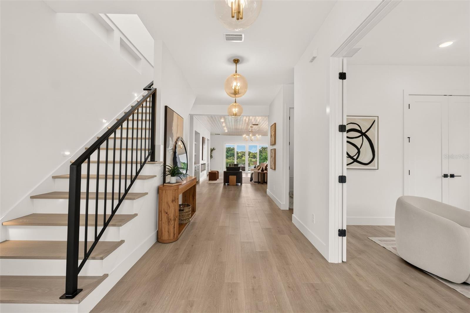 1205 FALCON DR