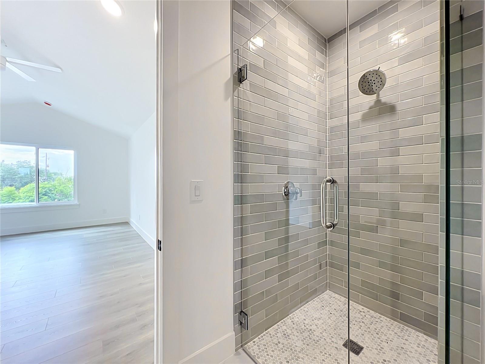 1205 FALCON DR