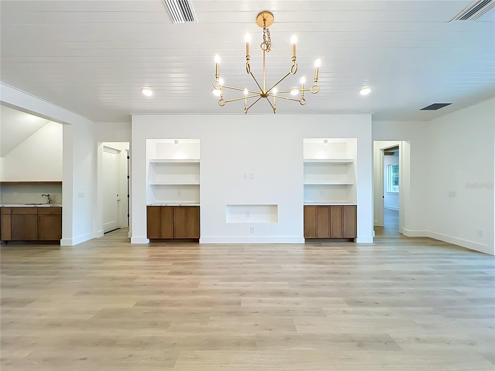 1205 FALCON DR