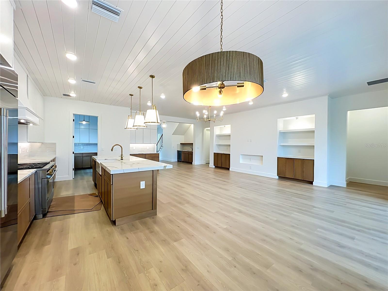 1205 FALCON DR