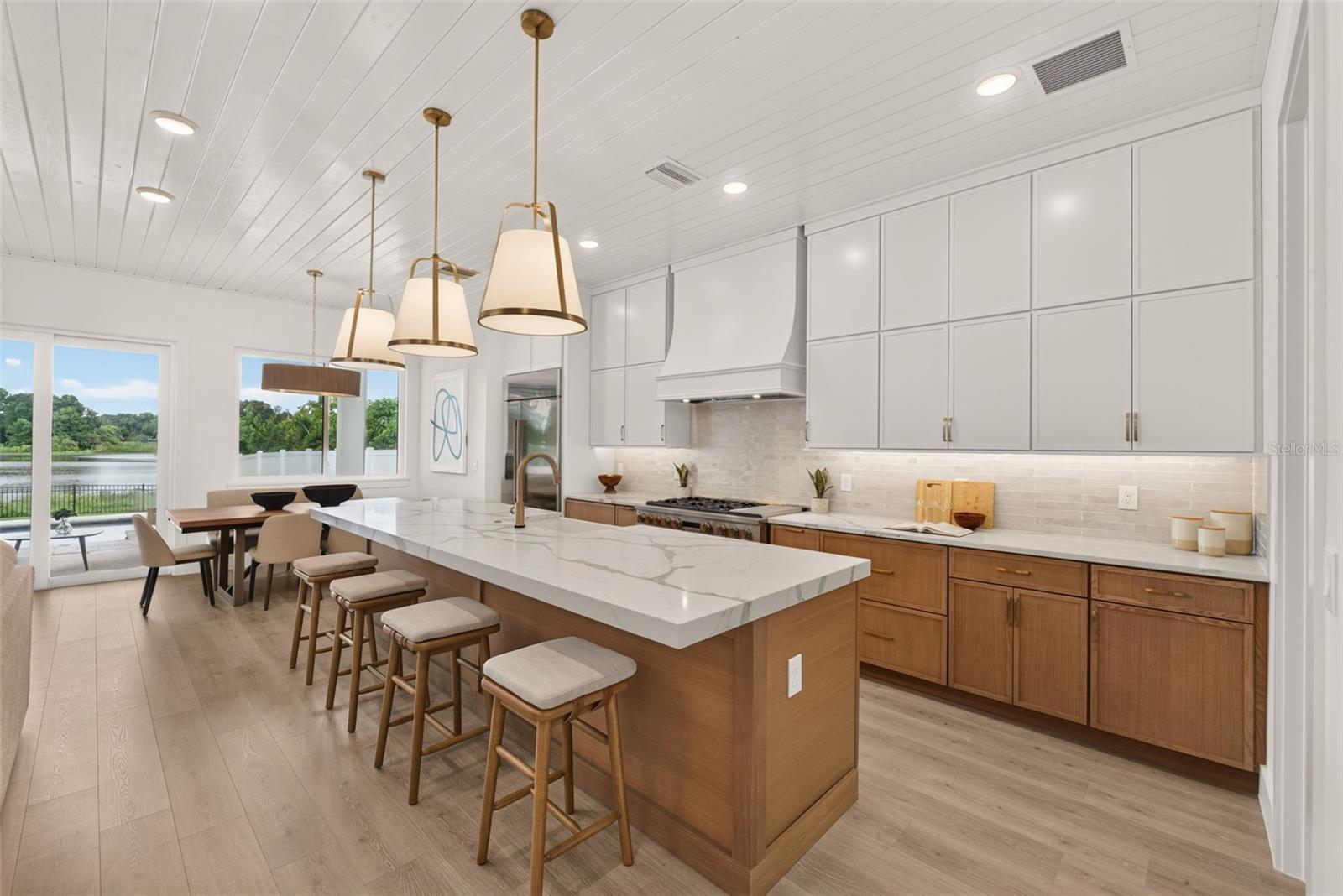 1205 FALCON DR