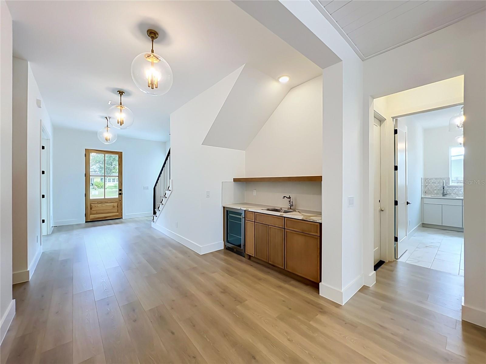 1205 FALCON DR