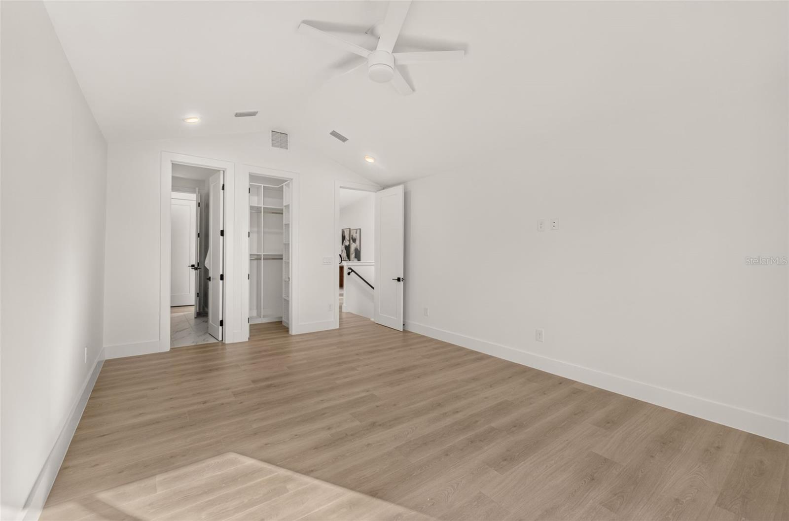 1205 FALCON DR