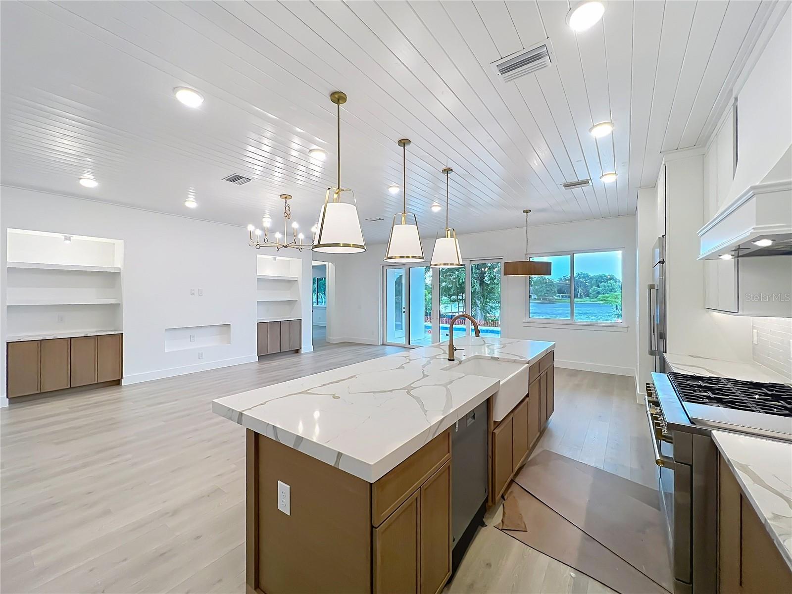 1205 FALCON DR