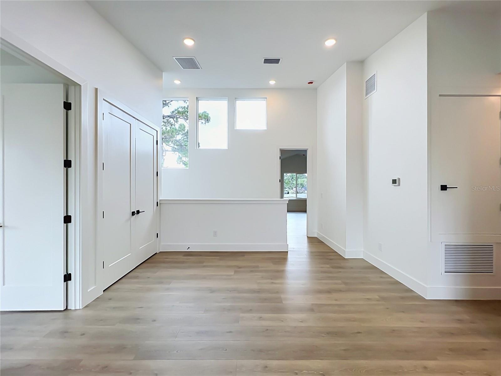 1205 FALCON DR
