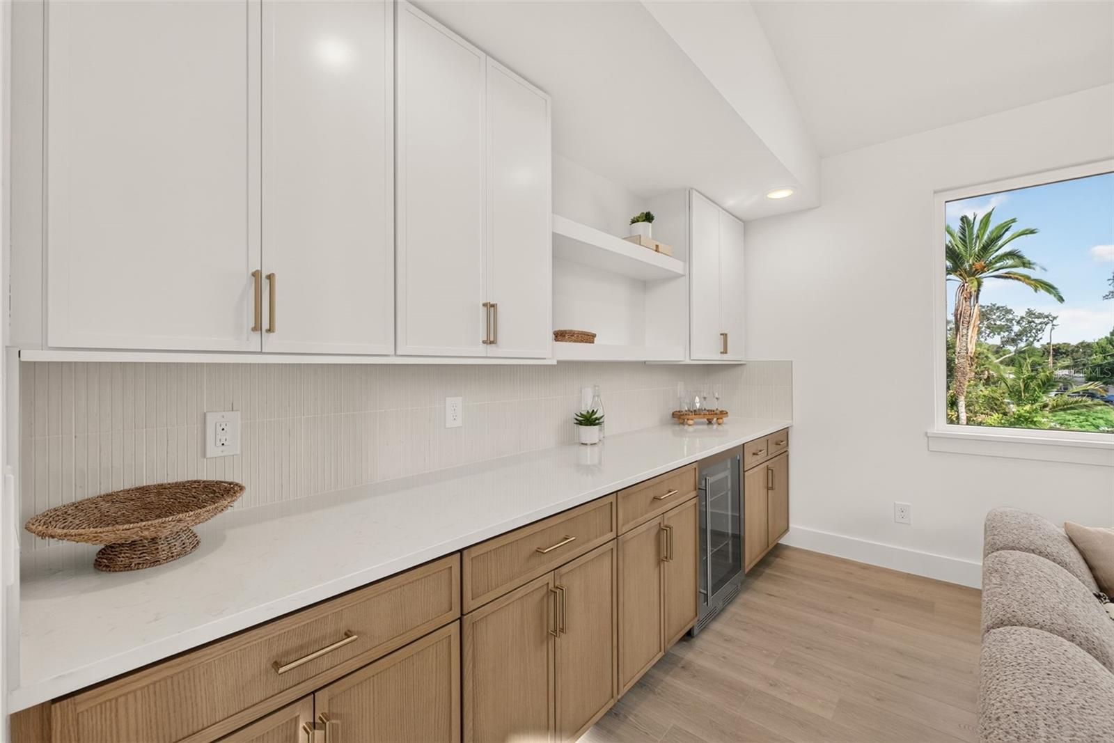 1205 FALCON DR