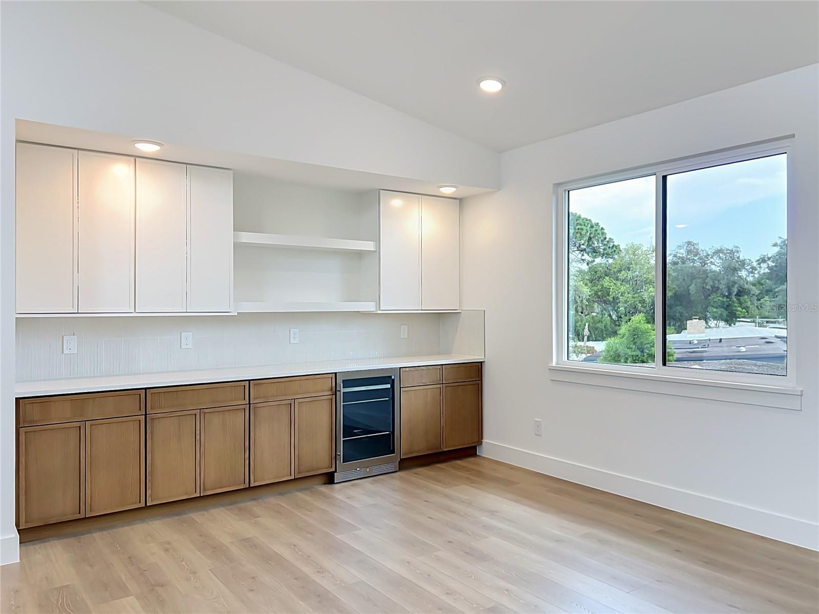 1205 FALCON DR