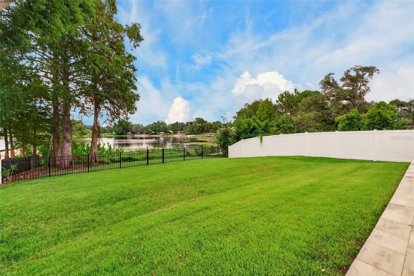 1205 FALCON DR