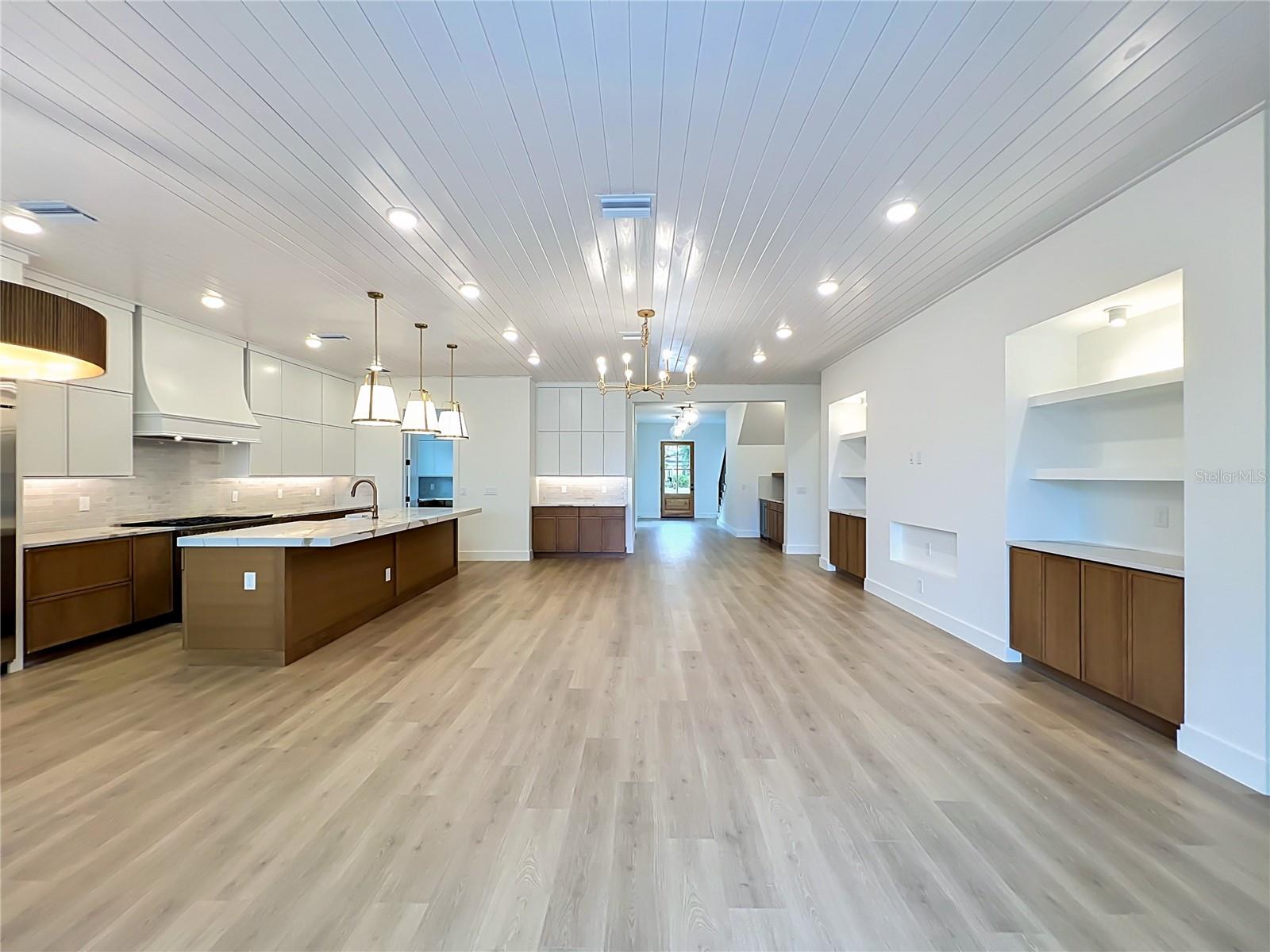 1205 FALCON DR