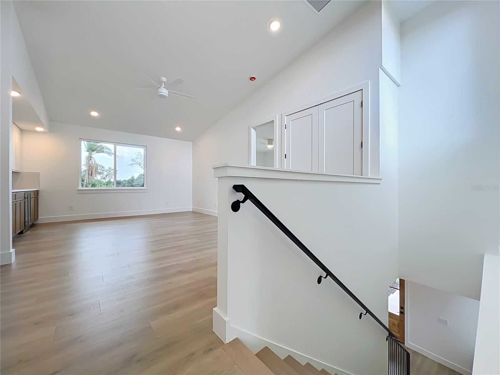 1205 FALCON DR