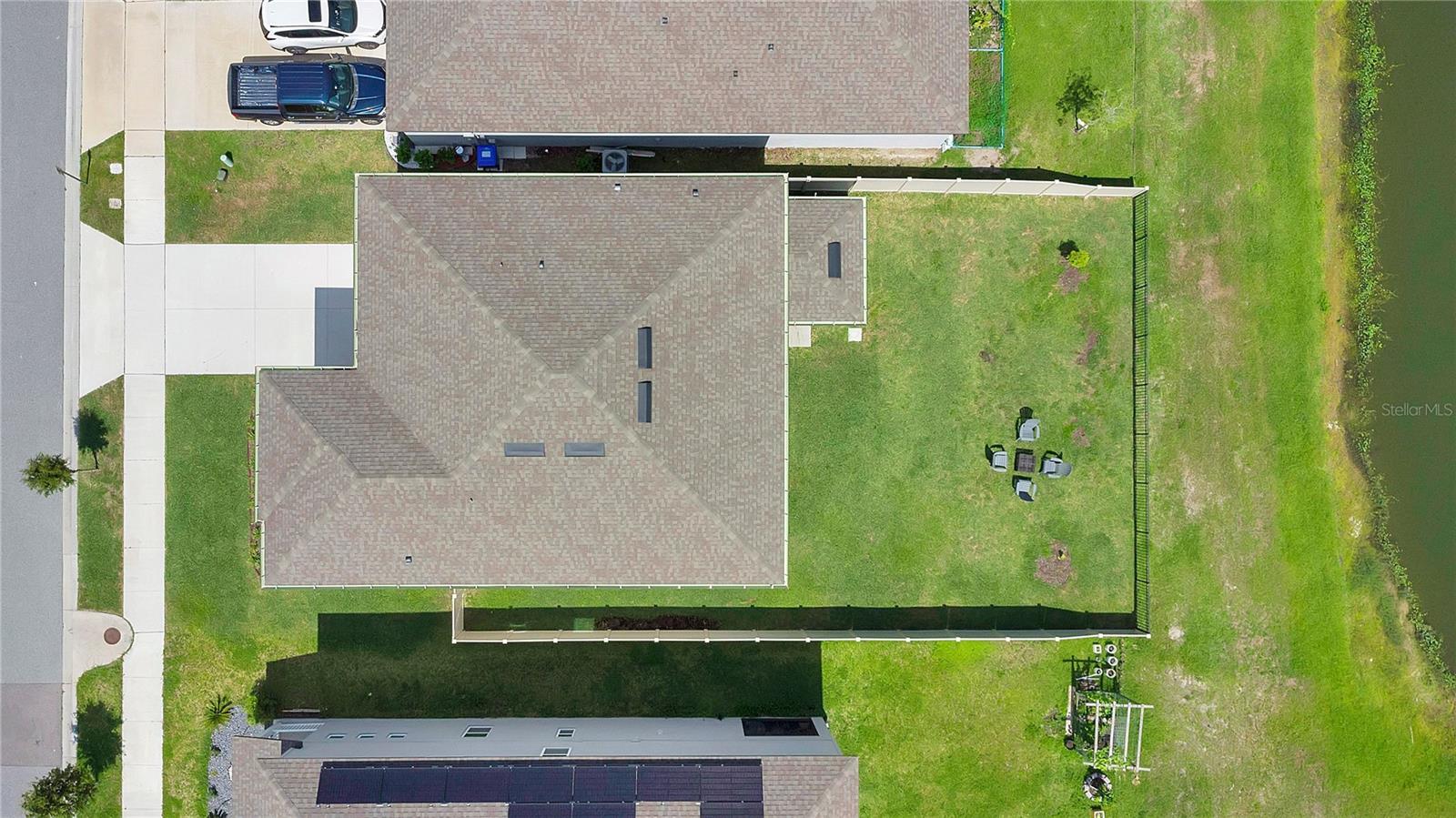 9169 WAVERLY WALK DR