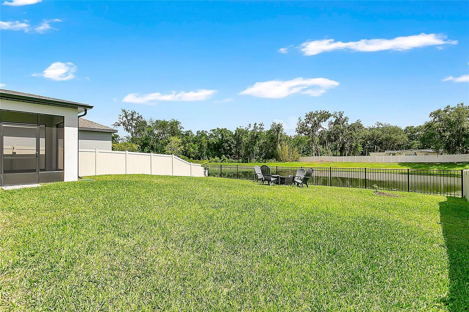 9169 WAVERLY WALK DR