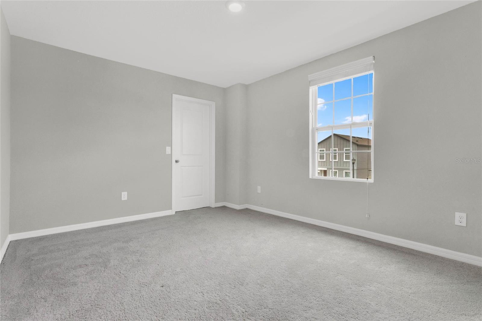 9169 WAVERLY WALK DR