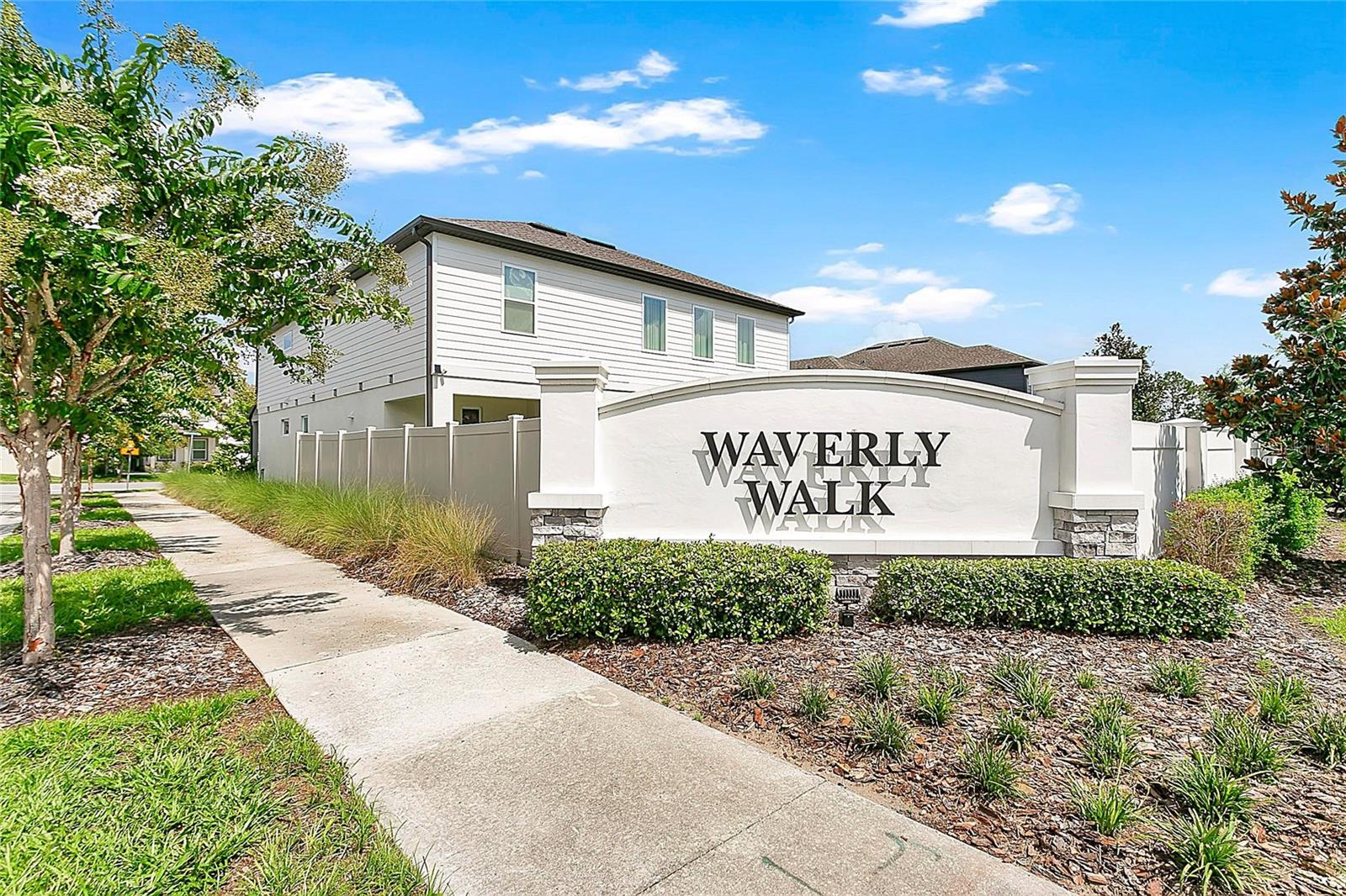 9169 WAVERLY WALK DR