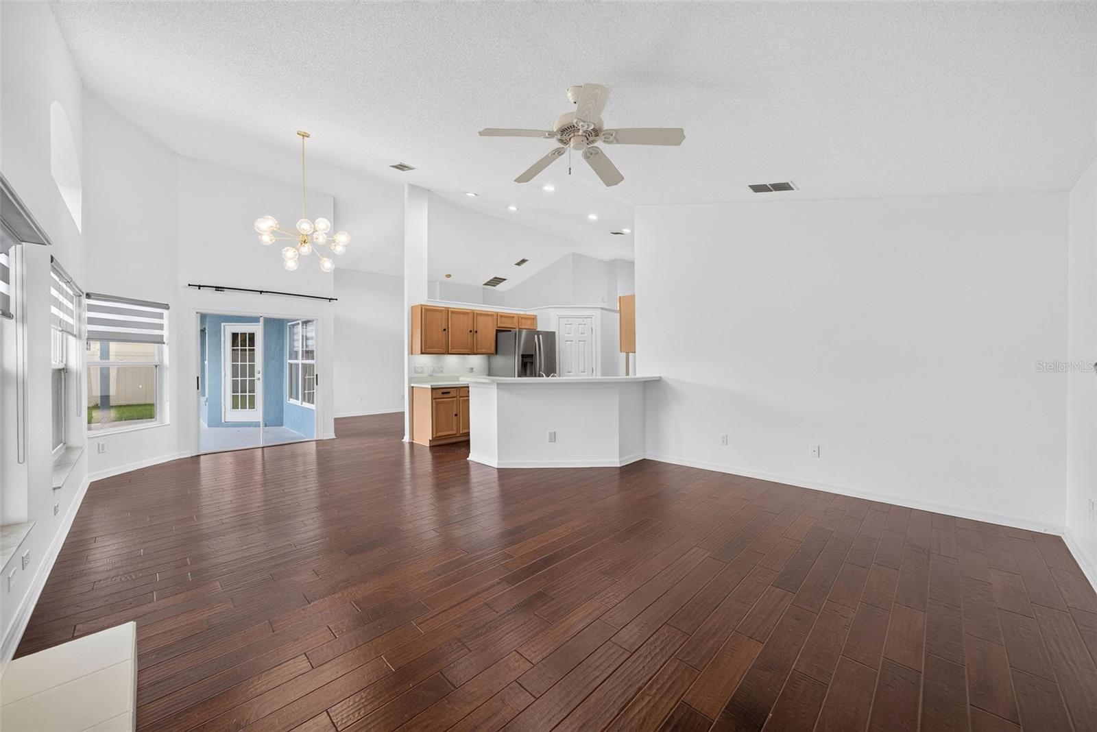 630 RIOMAR AVE