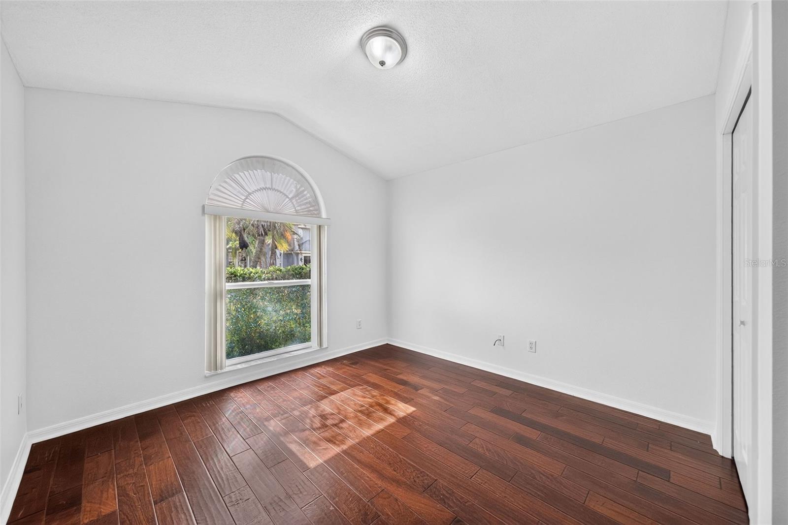 630 RIOMAR AVE
