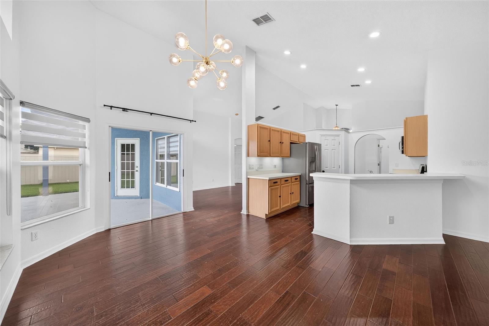630 RIOMAR AVE