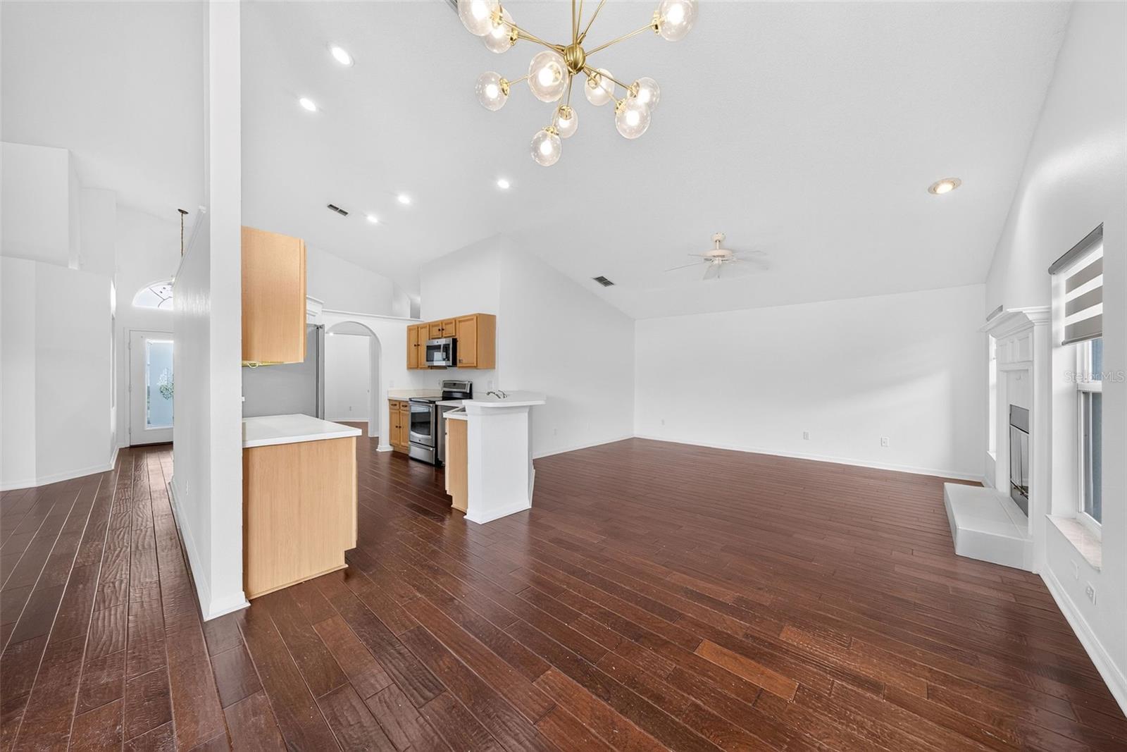 630 RIOMAR AVE