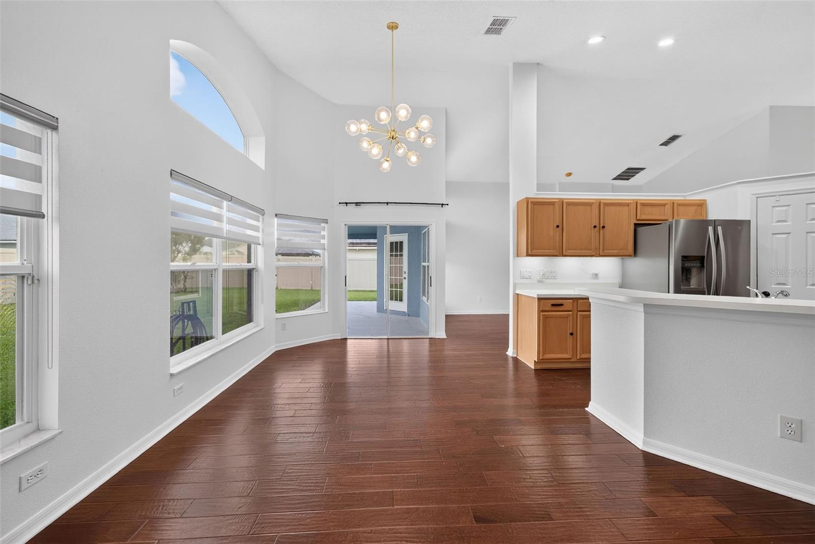 630 RIOMAR AVE