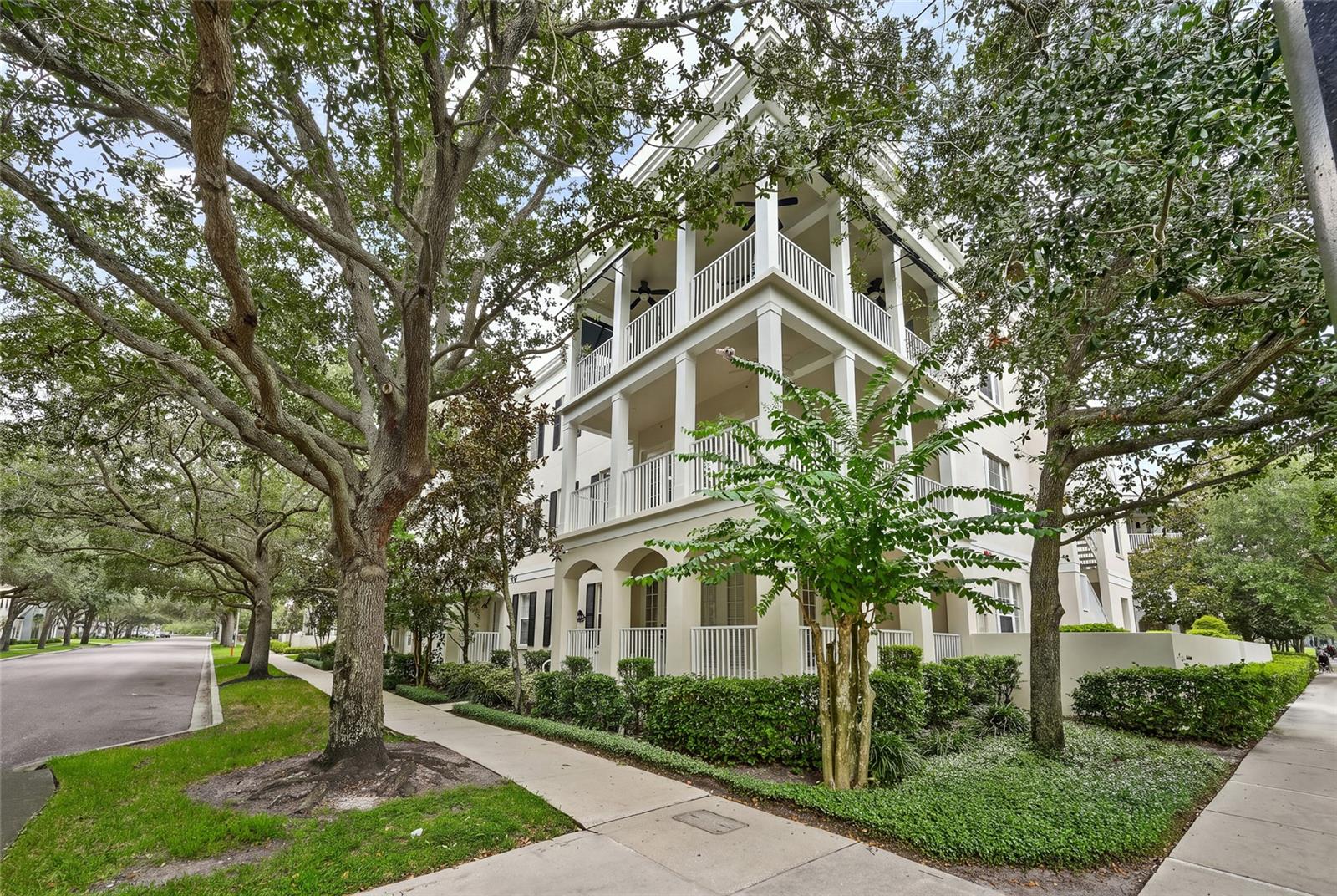 1674 LAKEMONT AVE #101