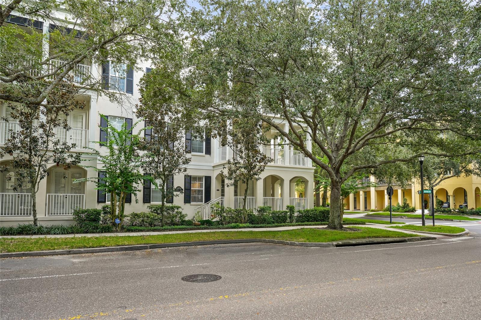 1674 LAKEMONT AVE #101