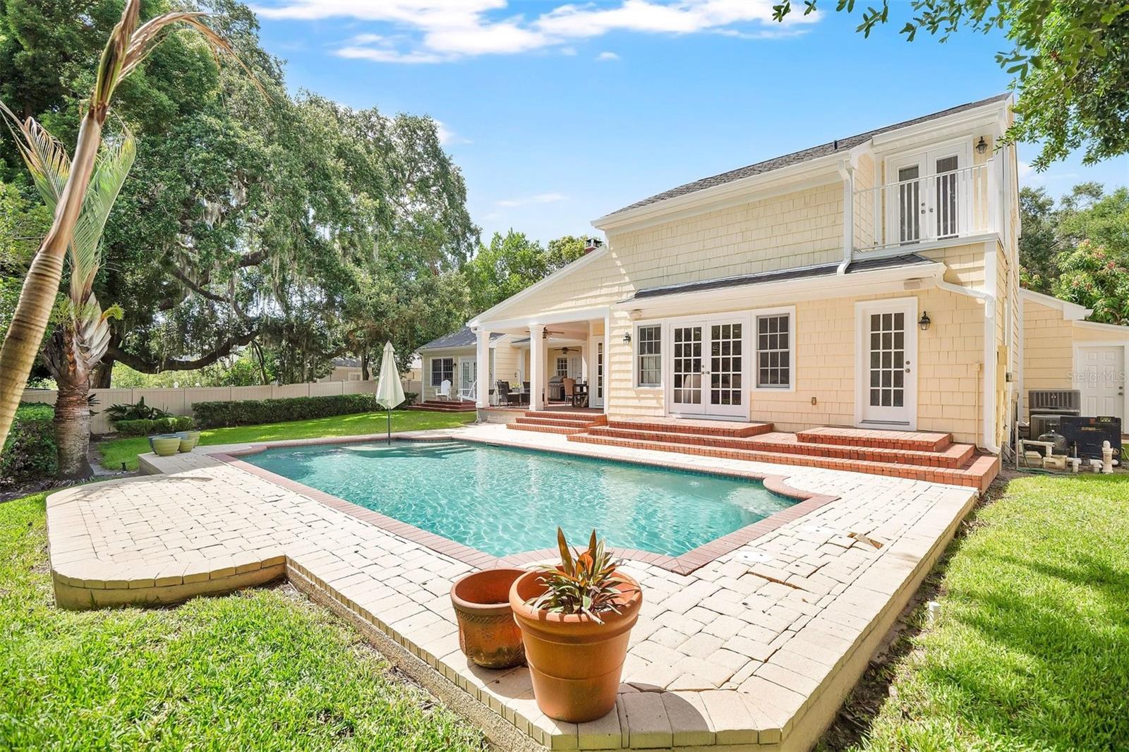 729 ALAMEDA ST