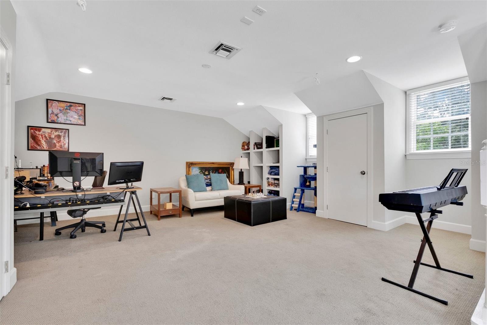 729 ALAMEDA ST