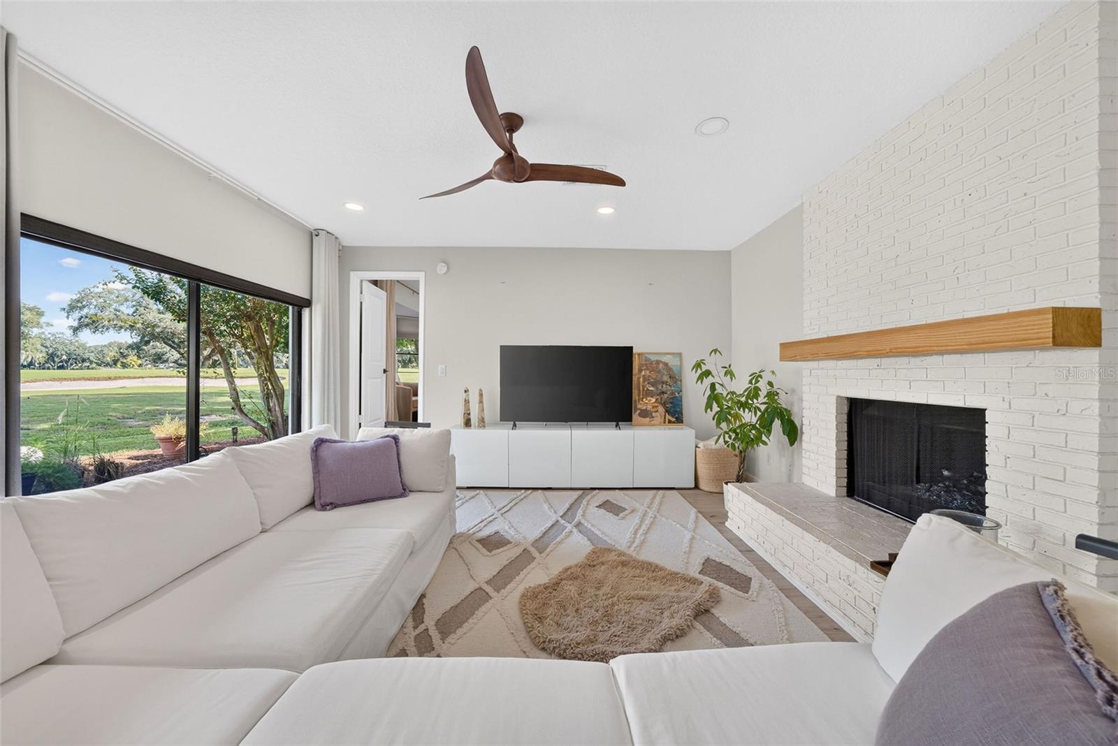 7601 ORANGE TREE LN
