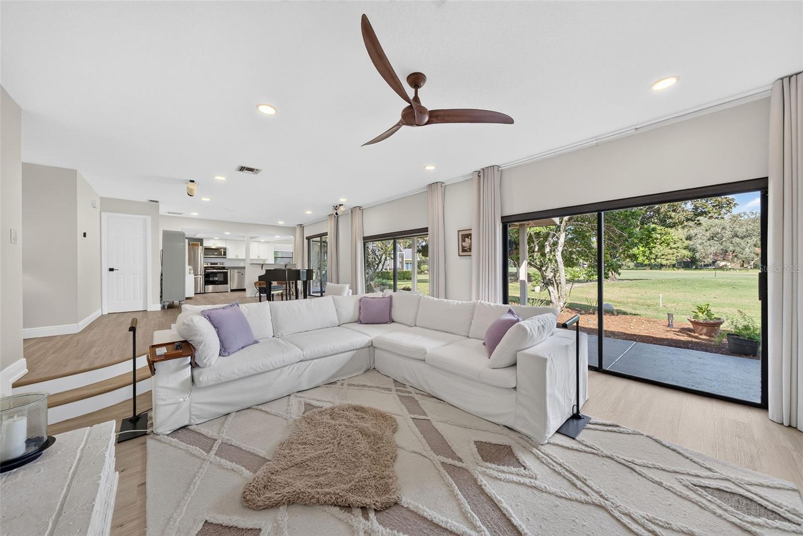 7601 ORANGE TREE LN