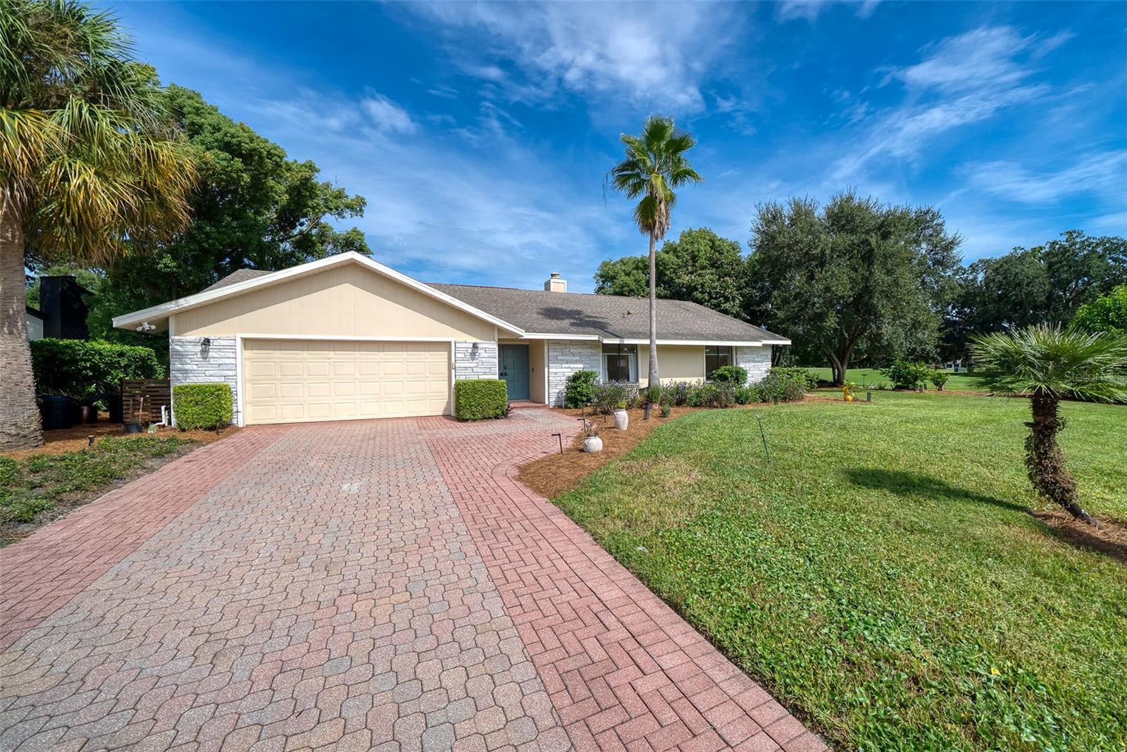 7601 ORANGE TREE LN