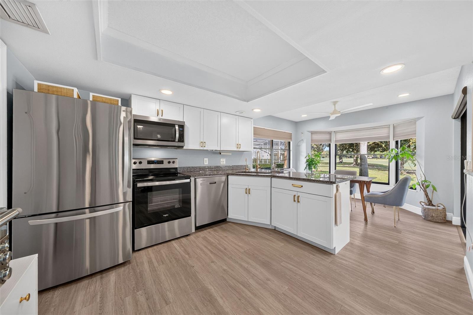 7601 ORANGE TREE LN