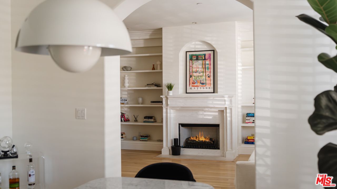 137 S Spalding Dr Unit: 106