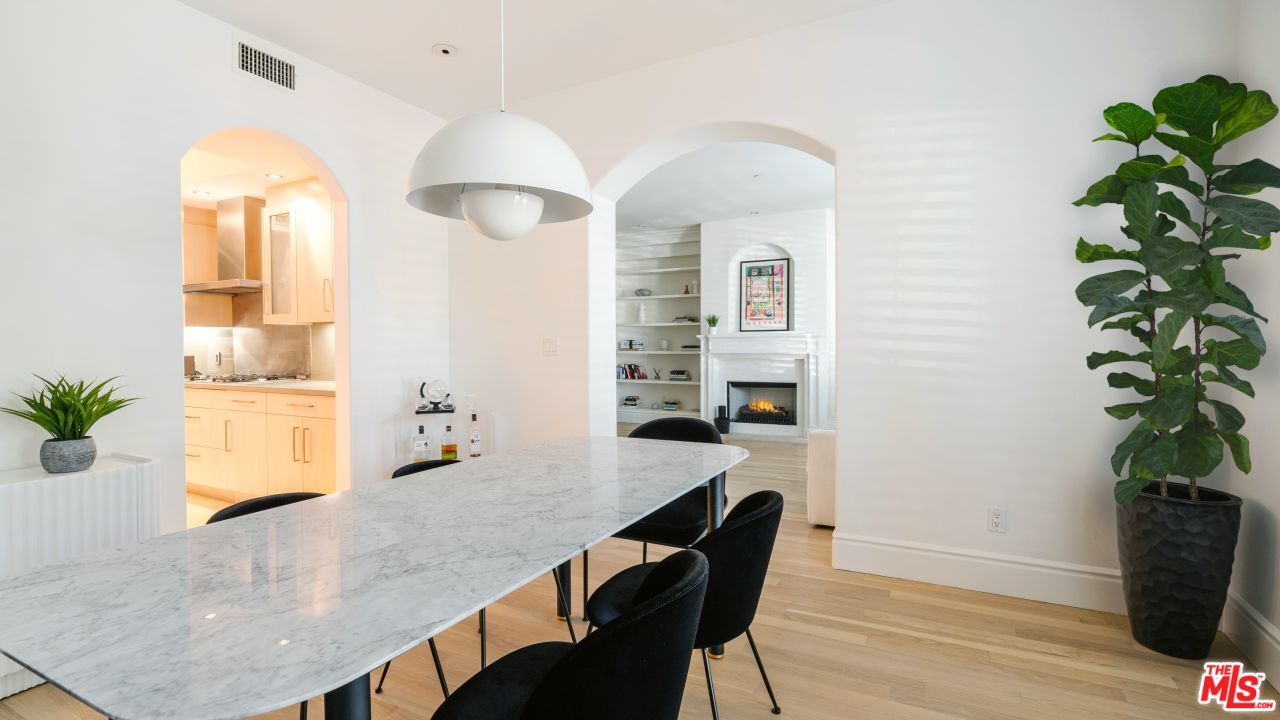 137 S Spalding Dr Unit: 106