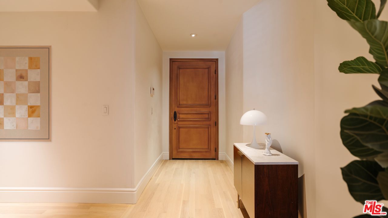 137 S Spalding Dr Unit: 106